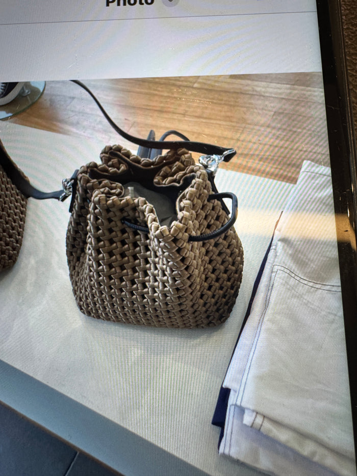Woven hang bag